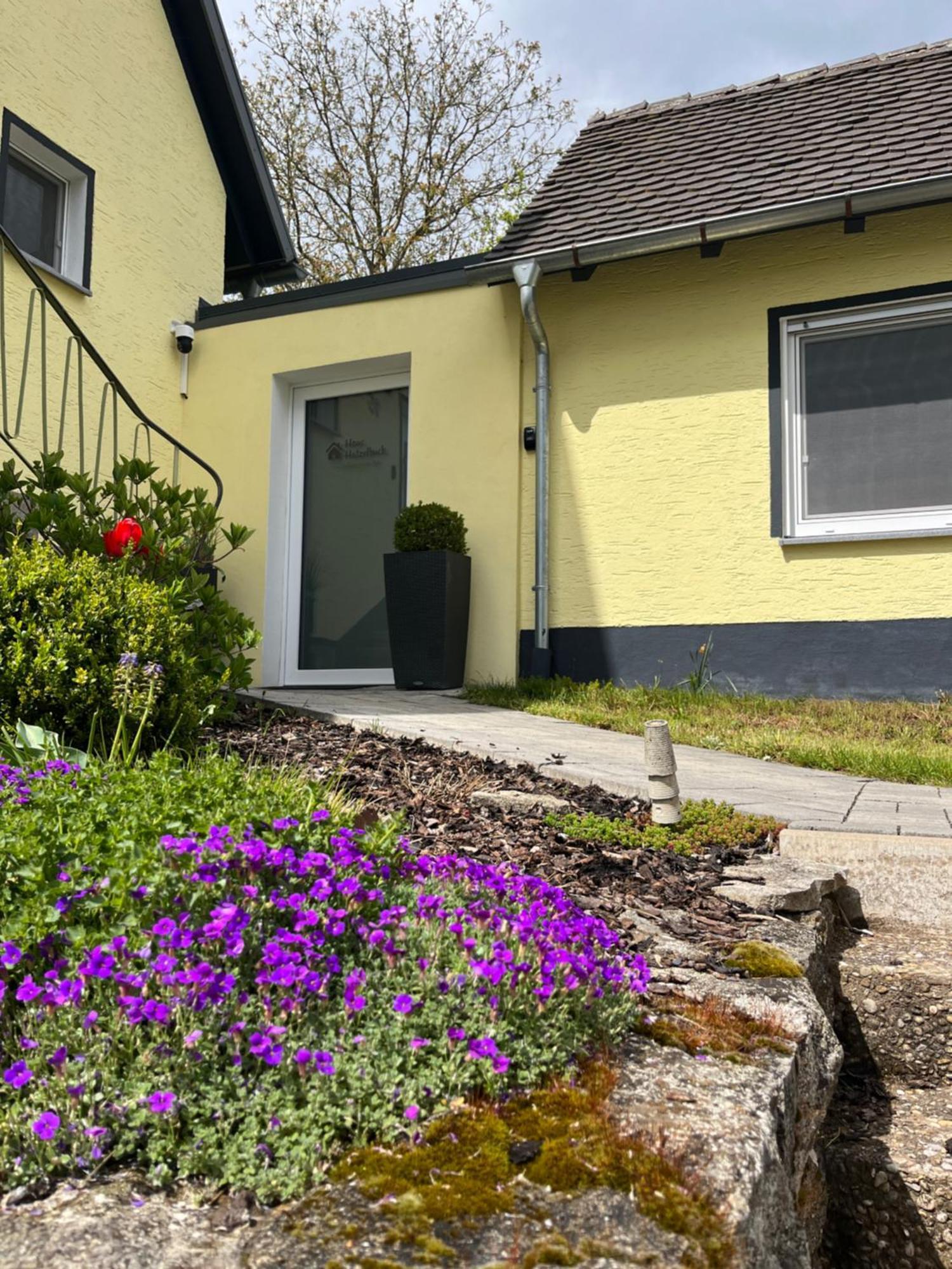 Fewo Haus Hutzelbuck In Idyllisch-Gruener Lage Naehe An Ansbach Bagian luar foto